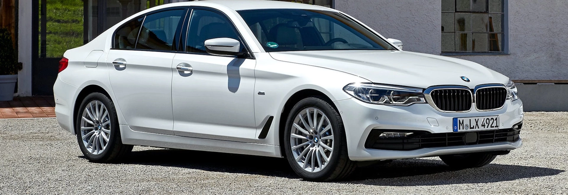 BMW 545e plug-in hybrid: 5 things you need to know 